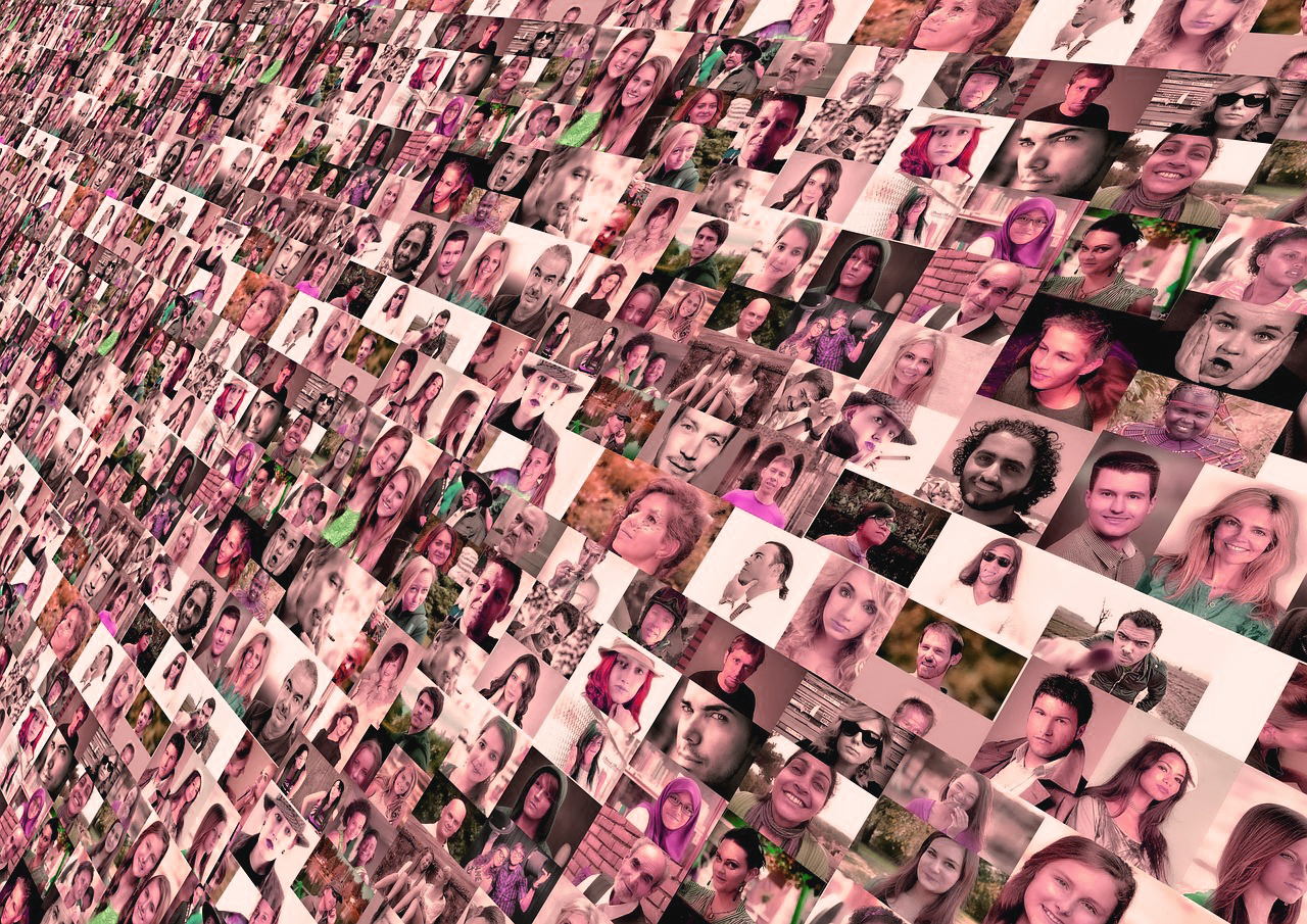 Collage aus vielen verschiedenen Porträtfotos, symbolisiert Vielfalt und Diversität
